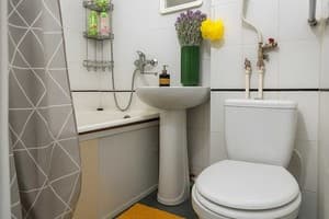 2-ком. на ул. Победы 103 (около 5 городской больницы) 12