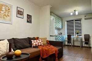 2-ком. ул. Дивногорская 13 (возле ресторана Вилла Олива) 2