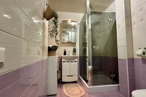 2-ком. ул. Дивногорская 13 (возле ресторана Вилла Олива) 10