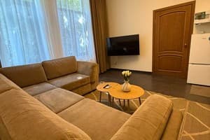 Готель Alex Hotel. Люкс 4-місний  4