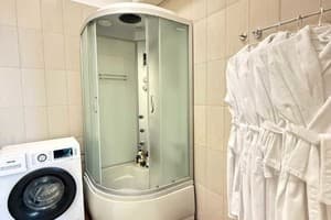 Готель Alex Hotel. Люкс 4-місний  18