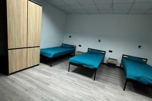 Хостел Батискаф. Место в женском 5-местном номере санузел на блок 2