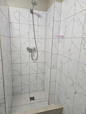 Біля Замку 16