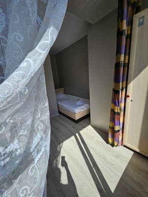 Біля Замку 23