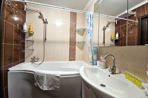 Квартира Ботаник. Alex Apartments (бесконтактное поселение 24/7). Семейный двухместный +3.  Ботаник 31