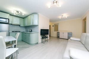 Квартира CN  Apartments. Двухкомнатная квартира на Толстого 1