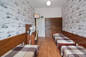 Хостел Центр . Эконом трехместный  4