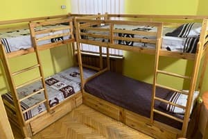 Хостел Центр. Место в женском 8-местном номере  4