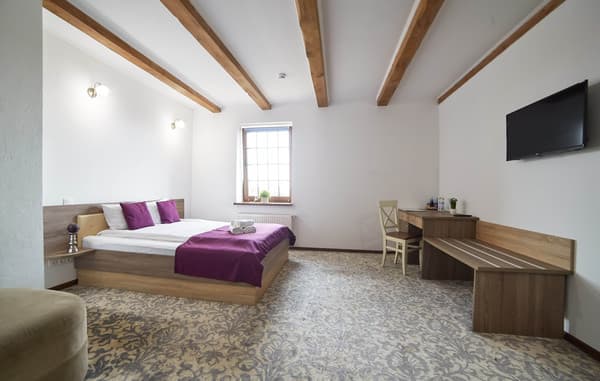 Coin Hotel  7