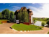EVE BOUTIQUE LAKEFRONT RESORT 4