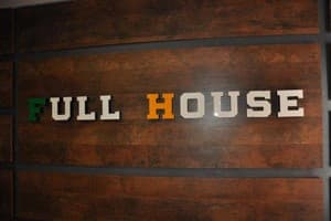 Хостел Full House Hotel & Capsule Hostel