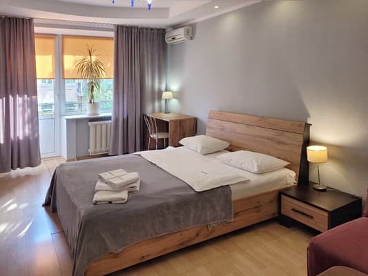 Home Hotel вул. Мала Житомирська, 10-1 1