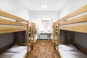 Хостел Hostel51 . Место в женском 8-местном номере  1