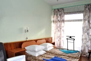 Санаторий Хрустальный Дворец. Улучшенный двухместный B4 (корпус 4) 1