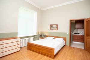 Квартира Kiev Accommodation Hotel Service. Апартаменты 4-местный 3-комнатные на Малой Житомирской, 5 1