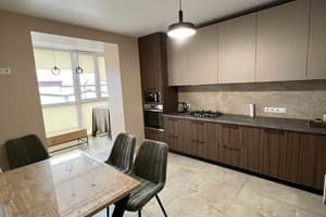 Lutsk, вул. Привокзальна, 10в 9