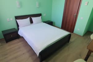 Luxor Inn & Suites 8