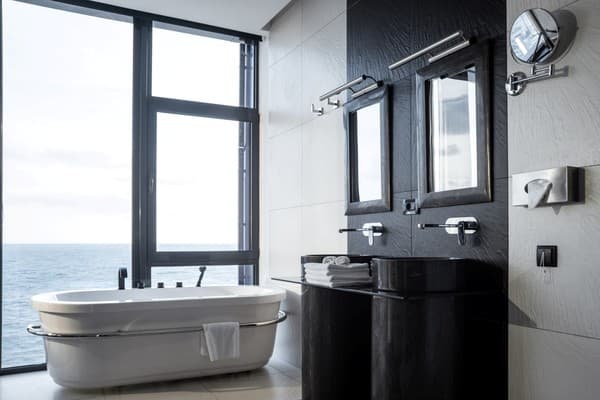 M1 Club Hotel 13