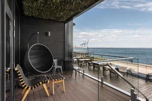 Готель M1 Club Hotel. Делюкс одномісний з терасою, вид на море 5