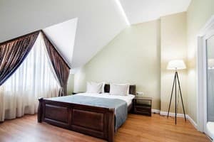 Отель MARISS hotel & business. Люкс двухместный №11 (двухкомнатный) 1