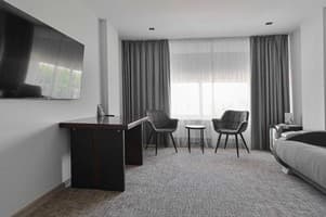 Отель Makis Hotel SPA. Люкс трехместный трехкомнатный 1