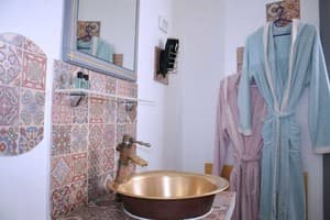 Мини-отель Mamba Hotel. №1 Просторный светлый номер – в укрытии 13