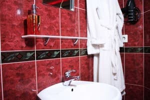 Мини-отель Mamba Hotel. №4 Романтический номер с джакузи – в укрытии 13