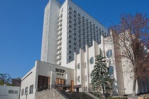 Готель Мир