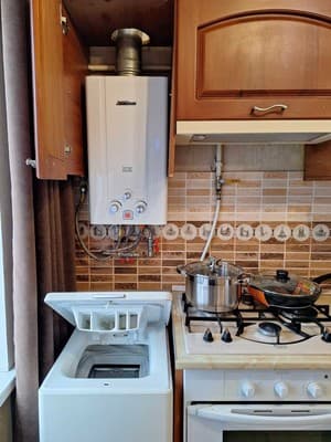 Напротив театра им.Гоголя (Alex Apartments (бесконтактное поселение 24/7) 12