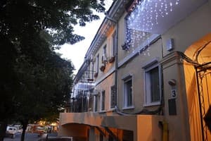 No Name Hotel 4