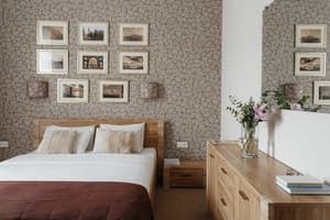 No Name Hotel 10
