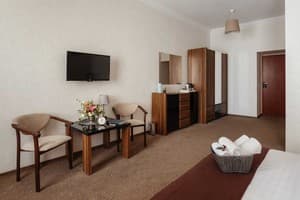 No Name Hotel 17