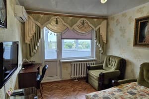 Однокомнатная на проспекте Рынок Украина, 6 слободская 12