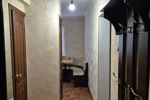 Однокомнатная в центре на проспект Центральный 186 5