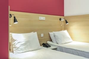 Готель Orange Hotel. Економ двомісний класик без виду 4