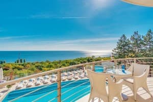 Отель Panorama De Luxe. Люкс двухместный с премиум балконом и видом на море 3