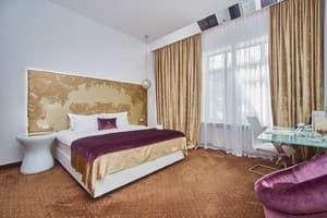 Отель Panorama De Luxe. Улучшенный двухместный стандарт с боковым видом на море 5