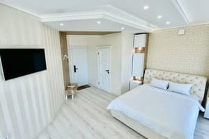 Квартира Панорамные SKY HOUSE в ЖК "Набережный квартал" Бесключевой доступ!. Апартаменты двухместный  6