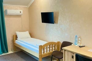 Отель Park Hotel. Стандарт трехместный с видом на озеро 7