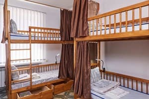 Хостел Perron. Место в женском 6-местном номере  3