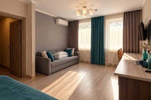 Готель Писанка Hotel & SPA. Люкс 6-місний двокімнатний 3
