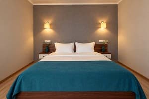 Готель Писанка Hotel & SPA. Люкс 6-місний двокімнатний 1