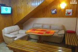 Гостиный двор Родинний Маєток Family Estate. Семейный 6-местный Дом с 3 спальнями 7
