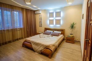 Гостиный двор Родинний Маєток Family Estate. Семейный 6-местный Дом с 3 спальнями 1