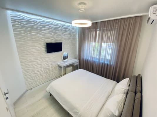 СВЕТ ЕСТЬ ВСЕГДА!
Лучшая трёхкомнатная квартира в центре 12