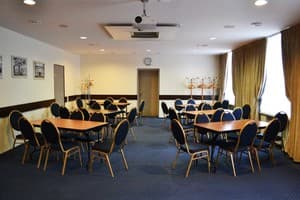 Театральный 12