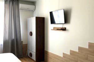 Tiffany House 1