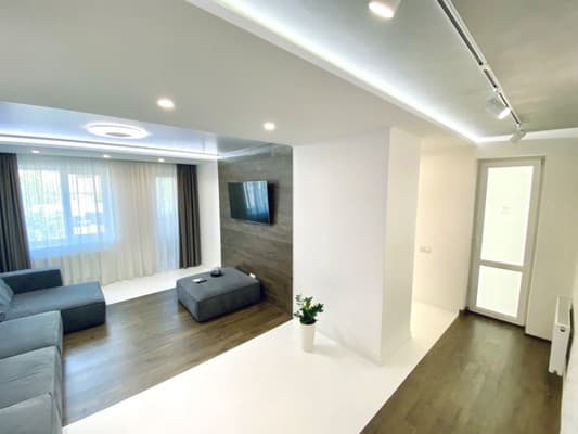 Трехкомнатная SKY HOUSE. Бесключевой доступ. (Район Подолья) 3