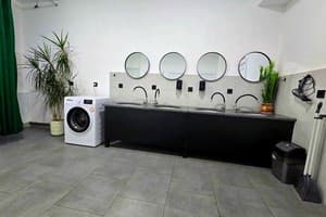 Хостел Trend House Hostel. Место в мужском 18-местном номере  25