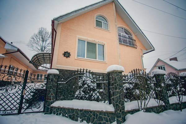 У Елі 23